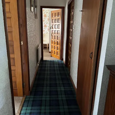 Prince Charlie'S Cottage-2